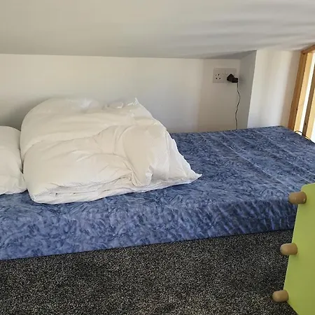 Tiny House Wood Cabin With Hot Tub & Amazing Views *